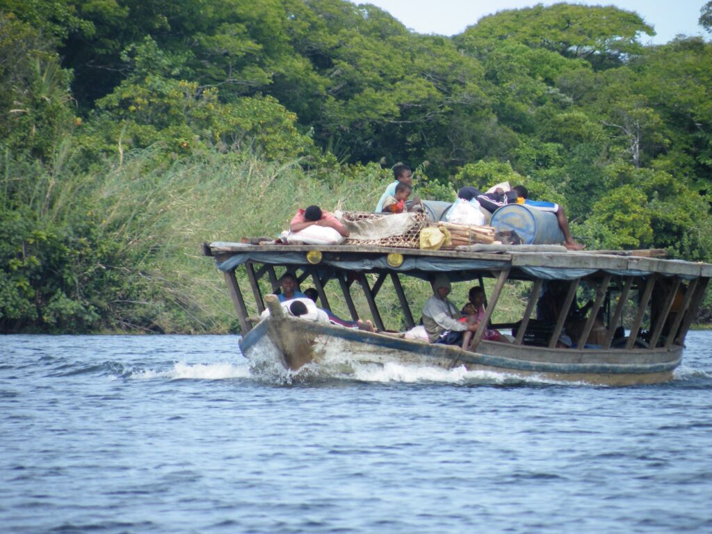 Bateau transport Mahanoro